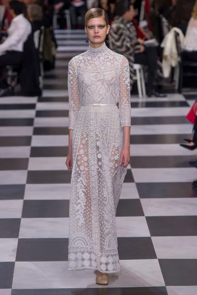 Look 53